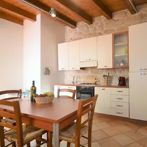 casa-vacanza-la-scinnuta-alcamo.sicilyhotelsitaly.net/
